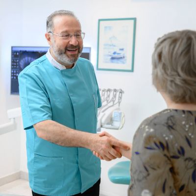 Souriez en toute confiance avec les services dentaires de La Clinique ADP à Paris 15ème.