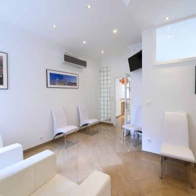 Venez vous soignez la bouche et les dents dans une ambiance de détente à la Clinique dentaire ADP à Paris. RDV sur Doctolib !