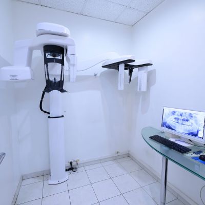 Appareils de pointe à la clinique ADP: empreinte numérique 3D, scanner Cone-Beam, radiographie panoramique, téléradiographie.